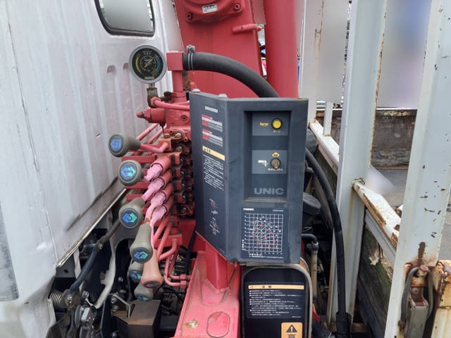 三菱ふそうキャンタークレーン3段小型（2t・3t）[写真08]