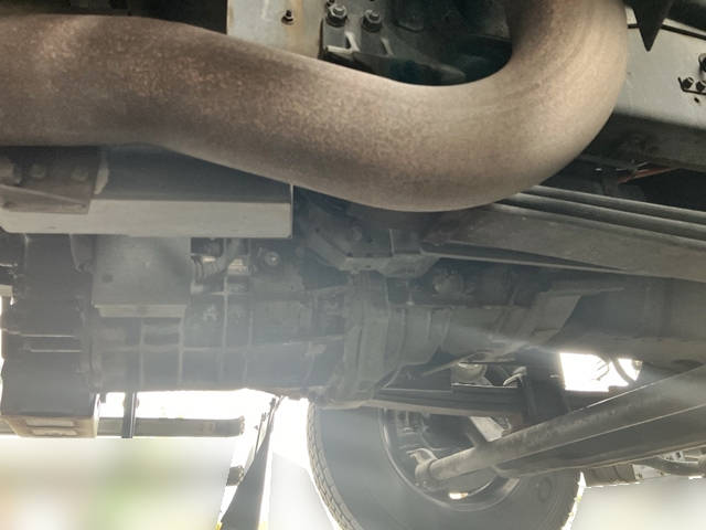 いすゞギガアルミウイング大型（10t）[写真18]