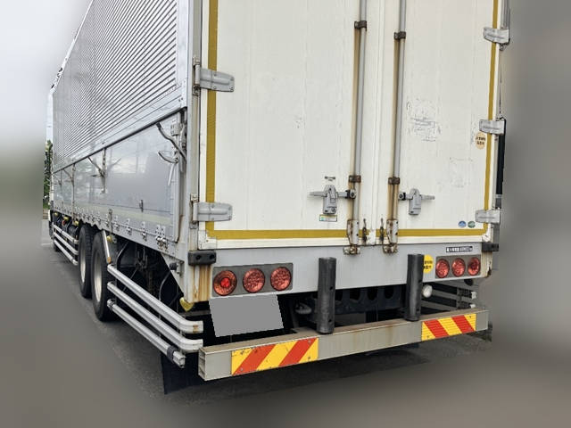 いすゞギガアルミウイング大型（10t）[写真02]