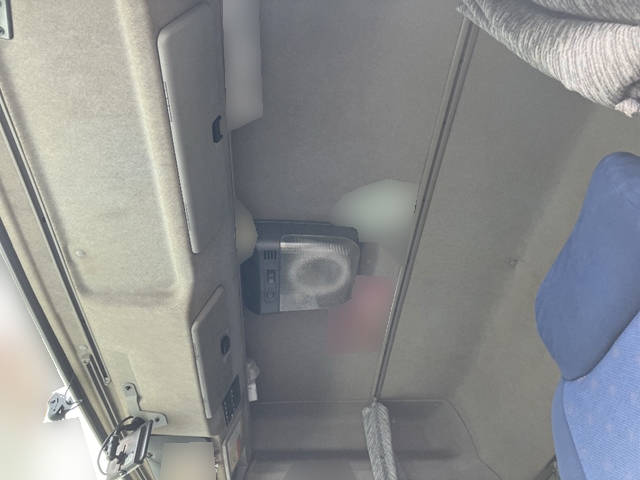 いすゞギガアルミウイング大型（10t）[写真25]