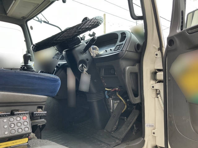 いすゞギガアルミウイング大型（10t）[写真26]