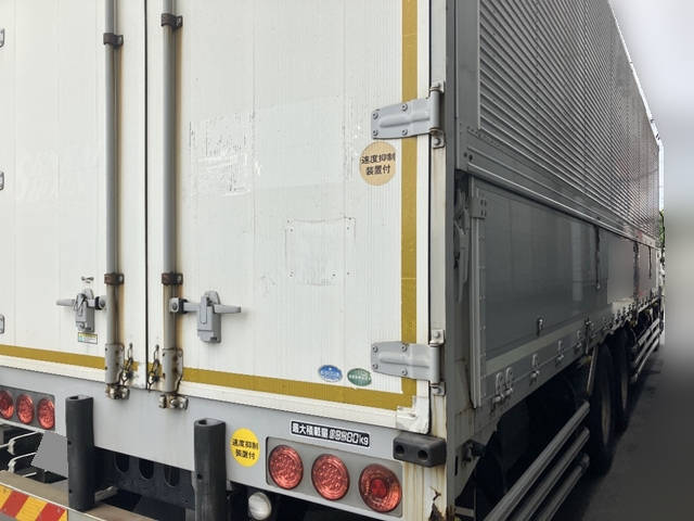 いすゞギガアルミウイング大型（10t）[写真04]