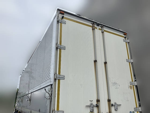 いすゞギガアルミウイング大型（10t）[写真05]