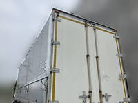 いすゞギガアルミウイング大型（10t）[写真05]