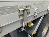 いすゞギガアルミウイング大型（10t）[写真09]