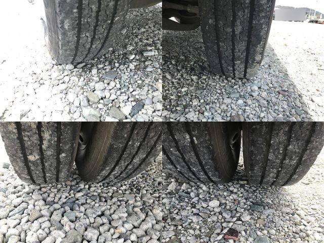 いすゞエルフ平ボディ小型（2t・3t）[写真21]