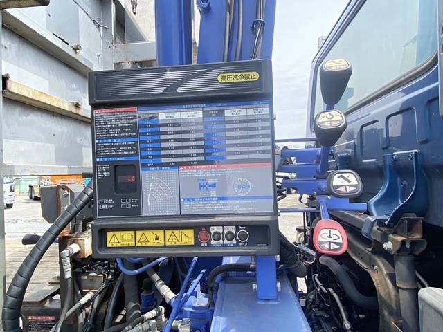 UDトラックスコンドルセルフクレーン4段増トン（6t・8t）[写真18]