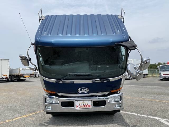 UDトラックスコンドルセルフクレーン4段増トン（6t・8t）[写真08]