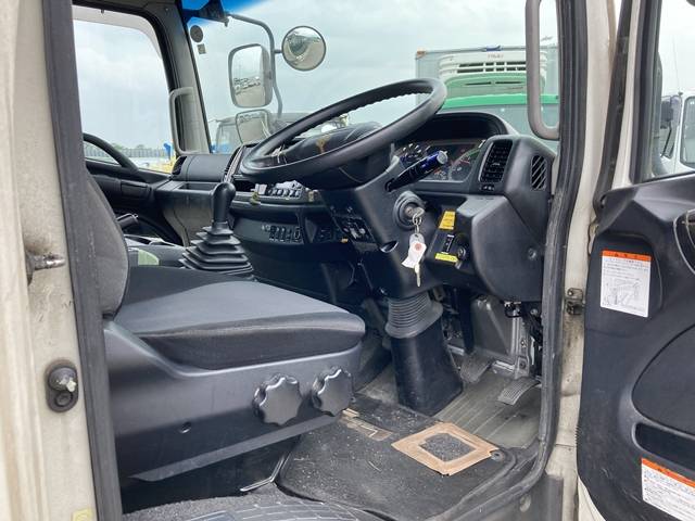 日野レンジャーアルミウイング中型（4t）[写真32]