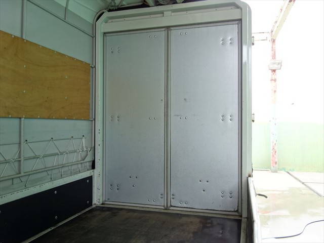 いすゞエルフ幌ウイング小型（2t・3t）[写真11]