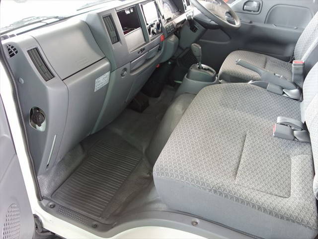 いすゞエルフ幌ウイング小型（2t・3t）[写真24]