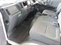 いすゞエルフ幌ウイング小型（2t・3t）[写真24]