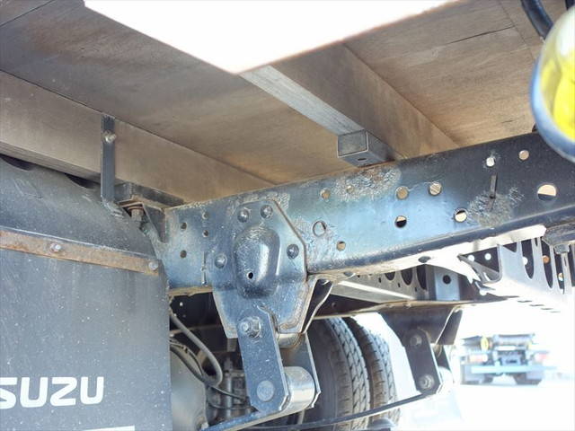 いすゞエルフ幌ウイング小型（2t・3t）[写真06]