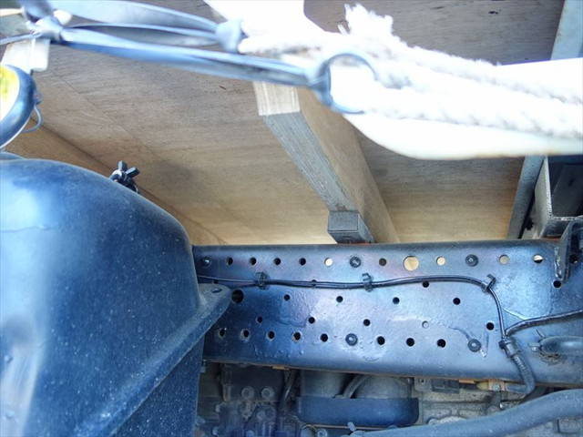 いすゞエルフ幌ウイング小型（2t・3t）[写真07]