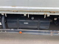 三菱ふそうキャンター平ボディ小型（2t・3t）[写真13]