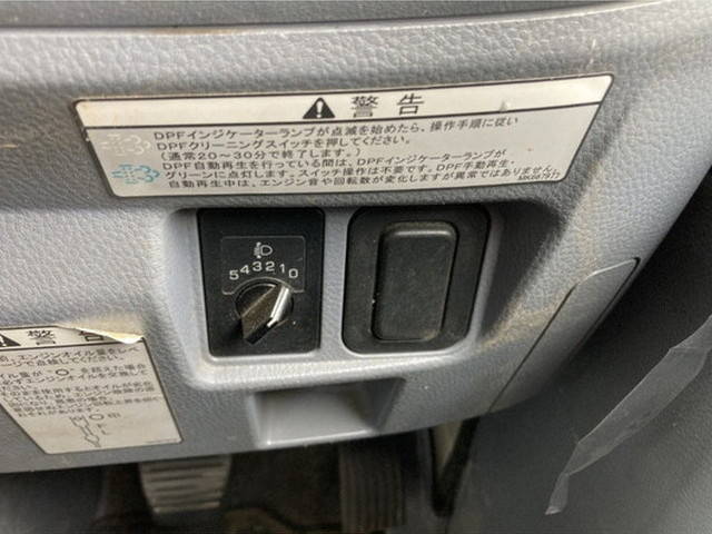 三菱ふそうキャンター平ボディ小型（2t・3t）[写真28]