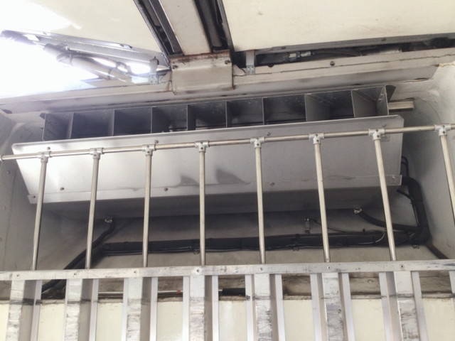 いすゞギガ冷蔵冷凍ウイング大型（10t）[写真11]