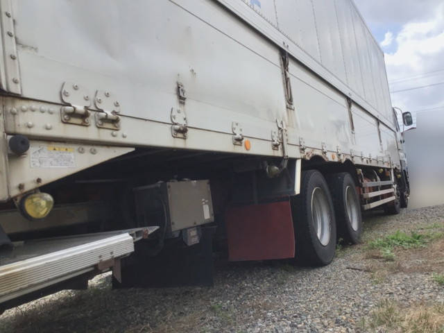 いすゞギガ冷蔵冷凍ウイング大型（10t）[写真19]