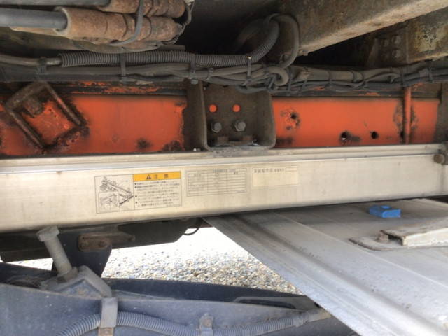 いすゞギガ冷蔵冷凍ウイング大型（10t）[写真20]