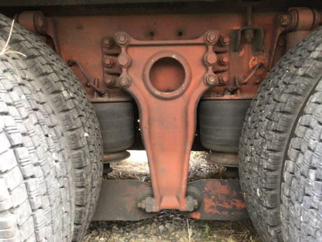 いすゞギガ冷蔵冷凍ウイング大型（10t）[写真25]