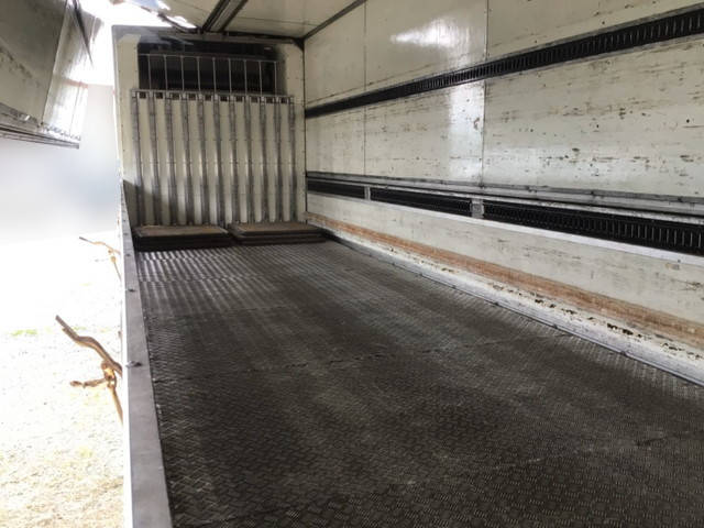 いすゞギガ冷蔵冷凍ウイング大型（10t）[写真09]