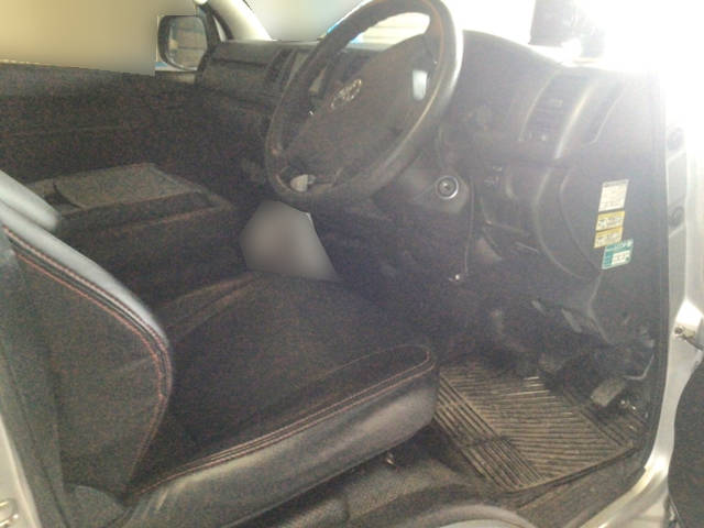 トヨタハイエースバン小型（2t・3t）[写真08]