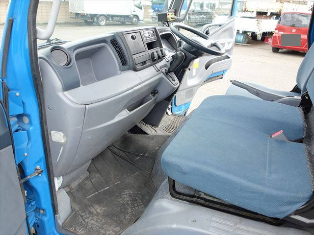 三菱ふそうキャンターパッカー車（塵芥車）小型（2t・3t）[写真25]