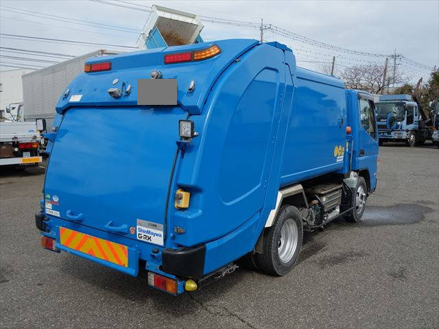 三菱ふそうキャンターパッカー車（塵芥車）小型（2t・3t）[写真04]