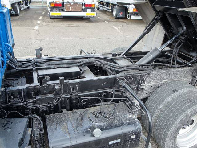 三菱ふそうキャンターパッカー車（塵芥車）小型（2t・3t）[写真05]