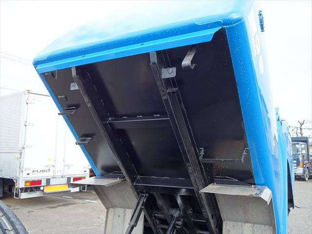 三菱ふそうキャンターパッカー車（塵芥車）小型（2t・3t）[写真08]