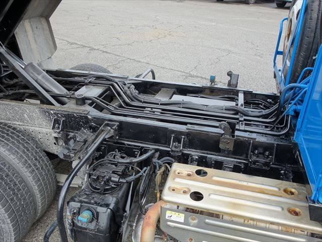 三菱ふそうキャンターパッカー車（塵芥車）小型（2t・3t）[写真09]