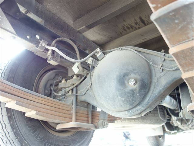 いすゞエルフ平ボディ小型（2t・3t）[写真10]