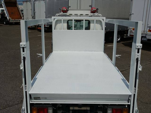 いすゞエルフ平ボディ小型（2t・3t）[写真13]