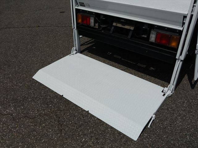 いすゞエルフ平ボディ小型（2t・3t）[写真14]