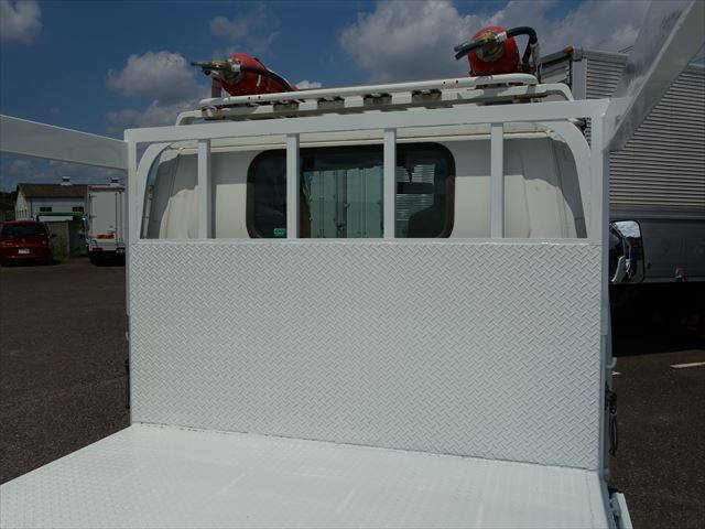 いすゞエルフ平ボディ小型（2t・3t）[写真15]