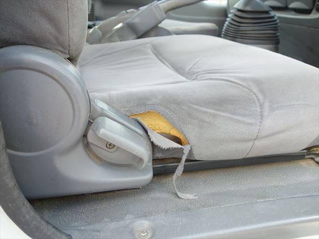 いすゞエルフ平ボディ小型（2t・3t）[写真17]