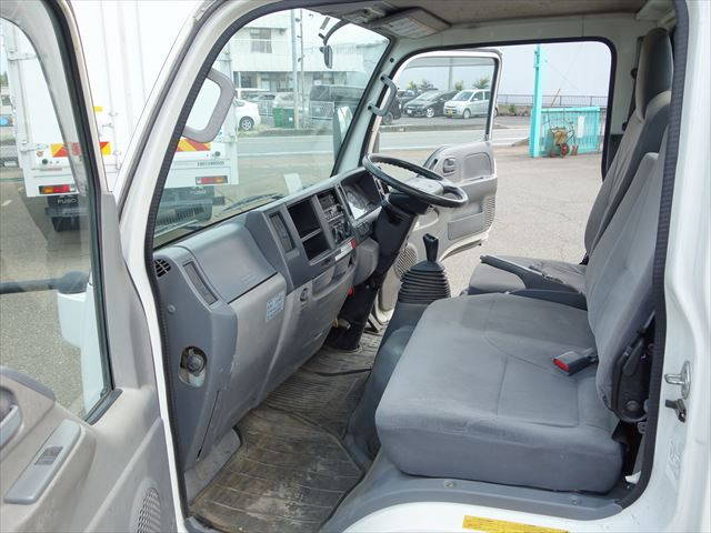 いすゞエルフ平ボディ小型（2t・3t）[写真21]