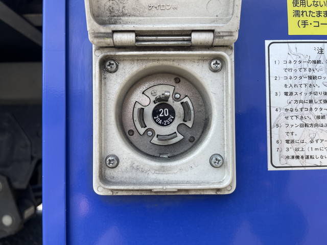 いすゞエルフ冷凍車（冷蔵車）小型（2t・3t）[写真22]