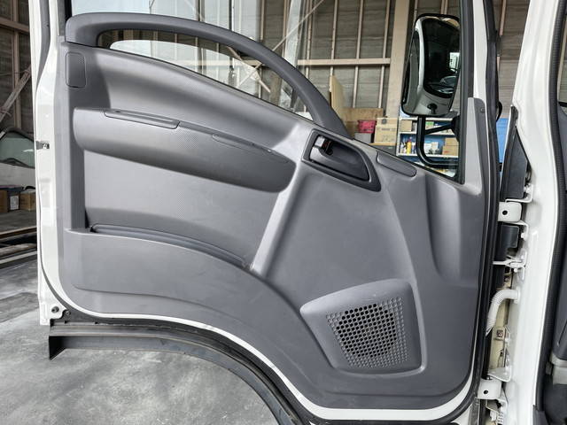 いすゞエルフ冷凍車（冷蔵車）小型（2t・3t）[写真26]