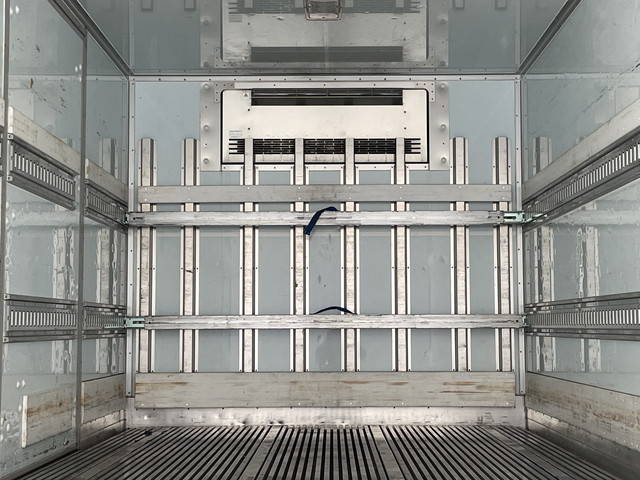 日野レンジャー冷凍車（冷蔵車）中型（4t）[写真12]