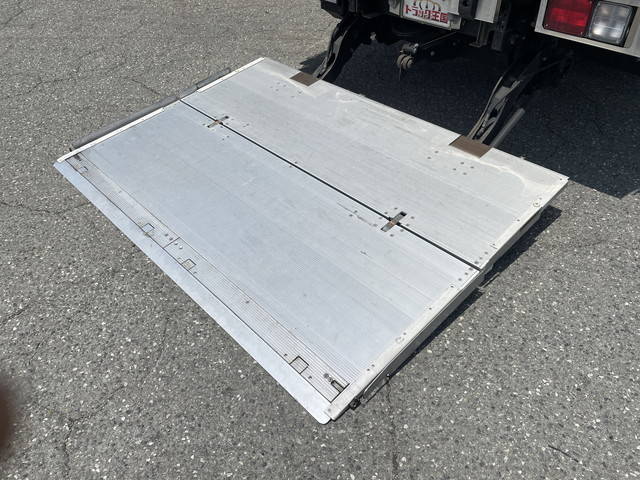 日野レンジャー冷凍車（冷蔵車）中型（4t）[写真17]