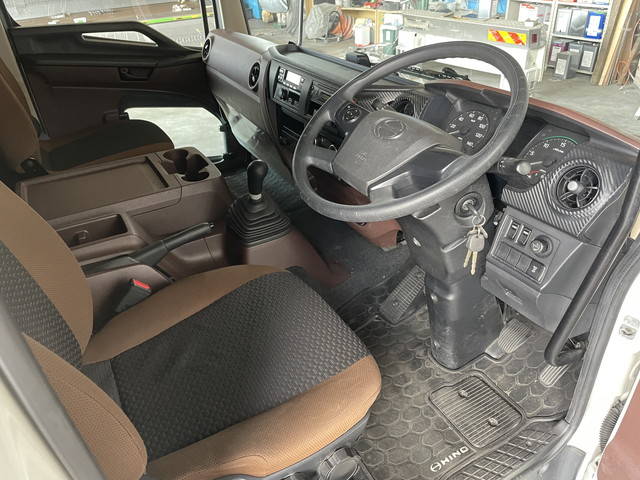 日野レンジャー冷凍車（冷蔵車）中型（4t）[写真30]