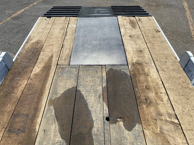 いすゞフォワードセーフティローダー増トン（6t・8t）[写真10]