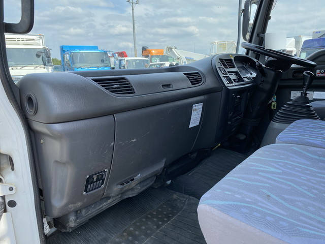 いすゞフォワードセーフティローダー増トン（6t・8t）[写真23]