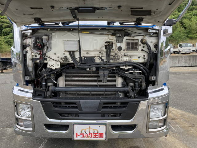 いすゞギガ冷蔵冷凍ウイング大型（10t）[写真10]