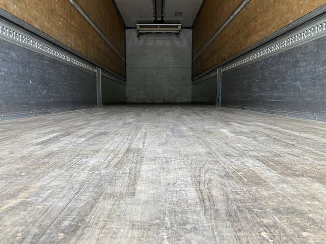 いすゞギガ冷蔵冷凍ウイング大型（10t）[写真15]