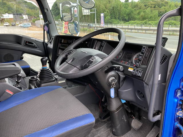 いすゞギガ冷蔵冷凍ウイング大型（10t）[写真32]