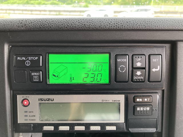 いすゞギガ冷蔵冷凍ウイング大型（10t）[写真37]