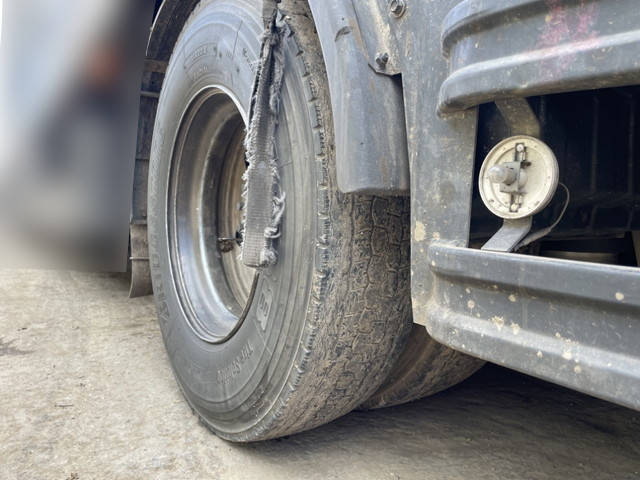 日野プロフィアトレーラーヘッド（トラクターヘッド）大型（10t）[写真10]