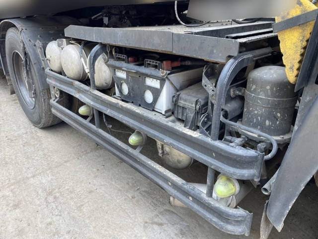 日野プロフィアトレーラーヘッド（トラクターヘッド）大型（10t）[写真13]